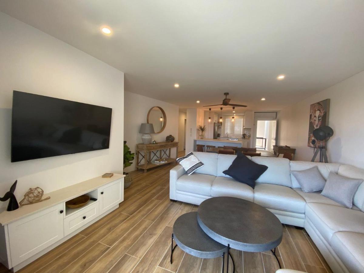 Bay Royal Apartments ไบรอนเบย์ ภายนอก รูปภาพ