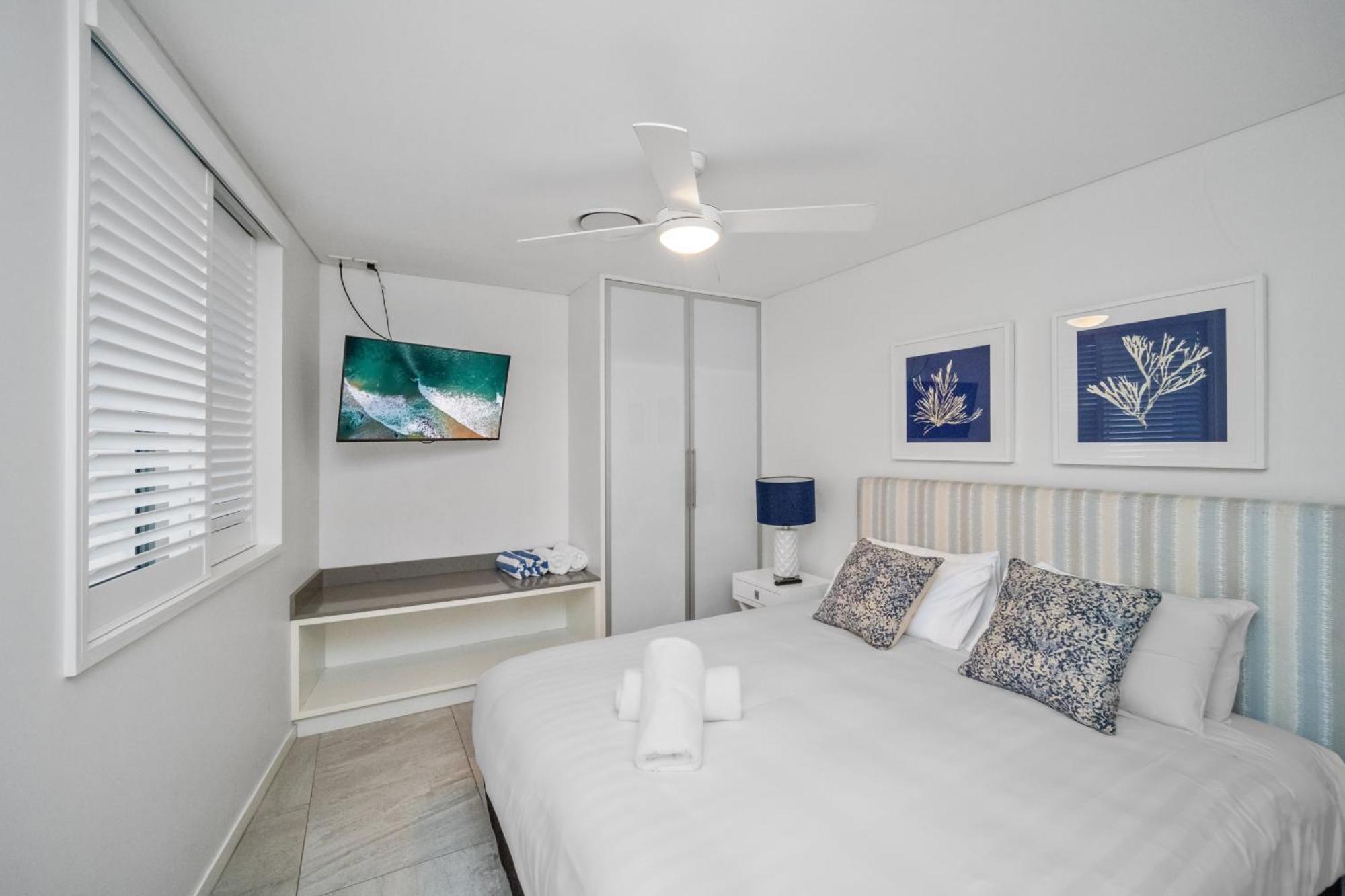 Bay Royal Apartments ไบรอนเบย์ ภายนอก รูปภาพ