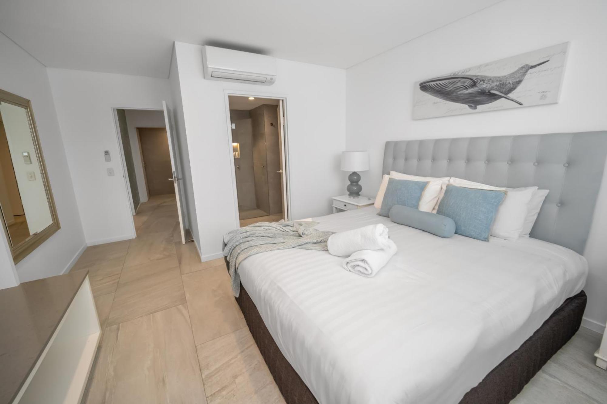 Bay Royal Apartments ไบรอนเบย์ ภายนอก รูปภาพ