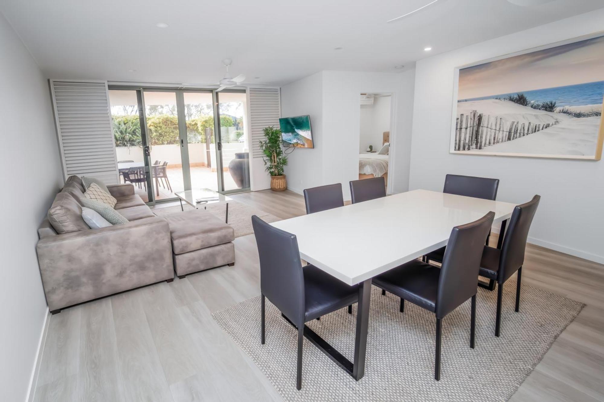 Bay Royal Apartments ไบรอนเบย์ ภายนอก รูปภาพ
