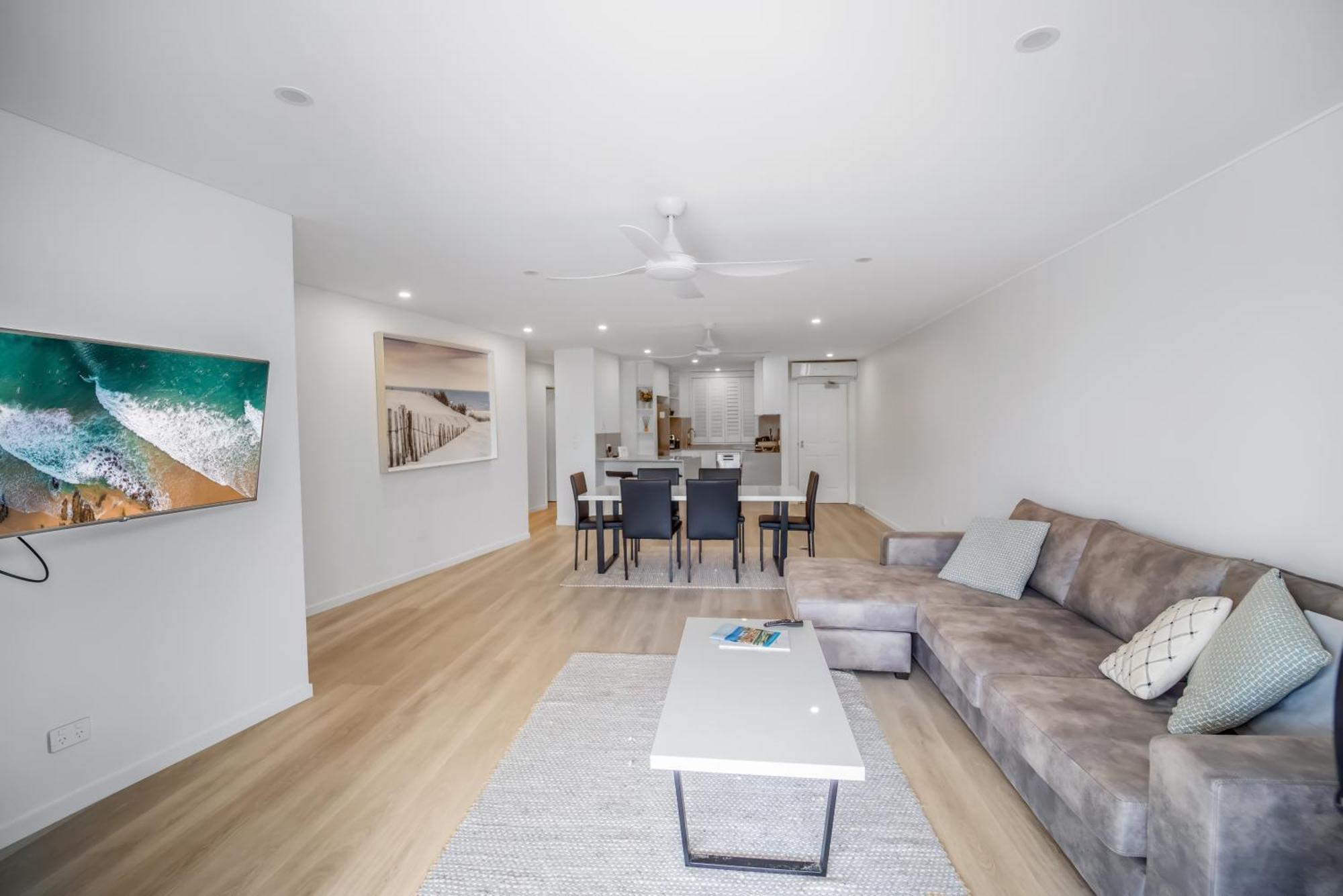 Bay Royal Apartments ไบรอนเบย์ ภายนอก รูปภาพ