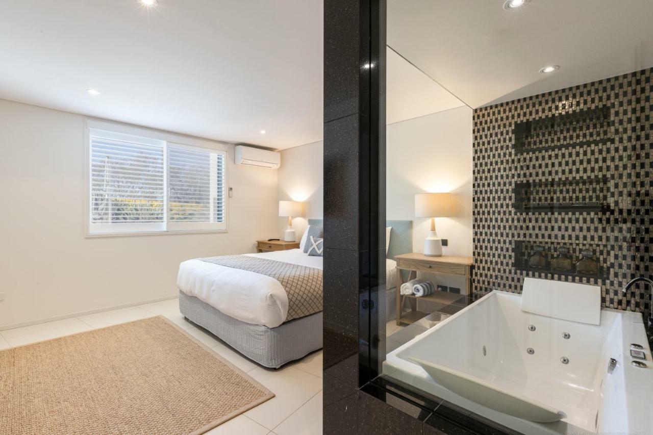Bay Royal Apartments ไบรอนเบย์ ภายนอก รูปภาพ